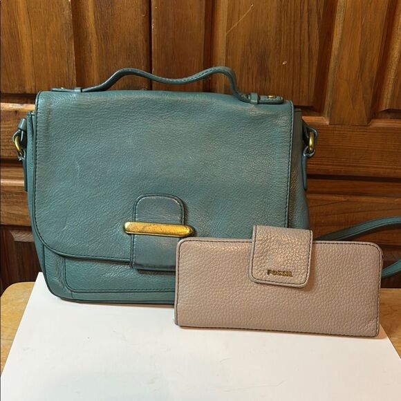 Fossil Green Tatum Crossbody Purse and Gray Madison Clutch Wallet Set - Picture 1 of 16